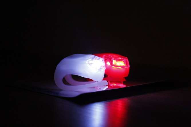 Ліхтарик велосипедний hj008-2 (Під заміну батарейок) — 4